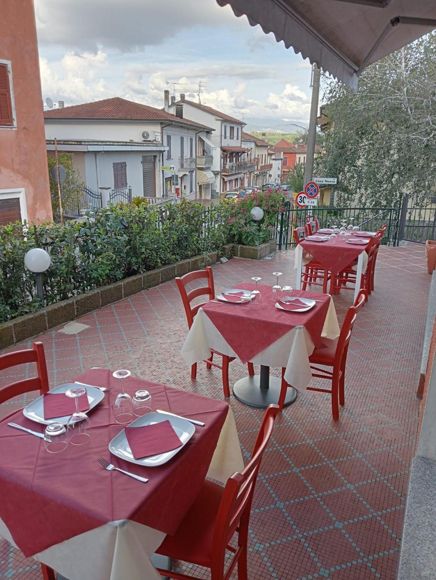 San Quirico Locanda Ristorante Pizzeria Hotel Barbarasco ภายนอก รูปภาพ